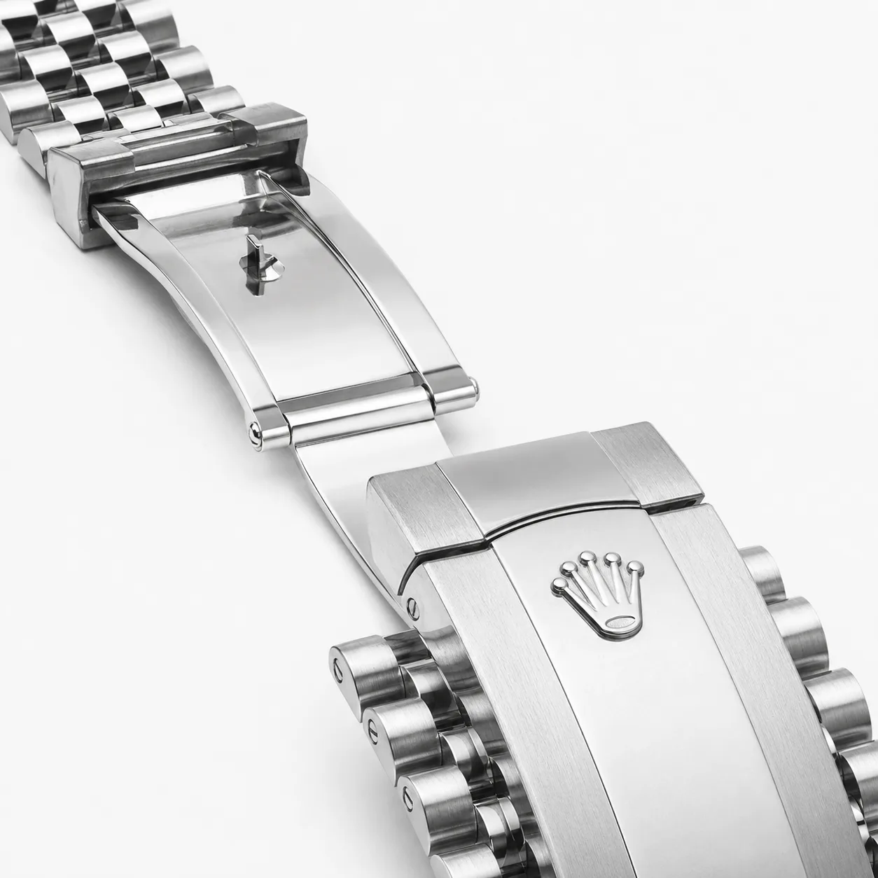 Rolex Datejust m126334-0024 41mm Calibre 3235 Grey / Fluted Bezel 904L Stainless Steel and 18K White Gold AI 头图 3 - 表扣表链 [ai-shot:bracelet-clasp]