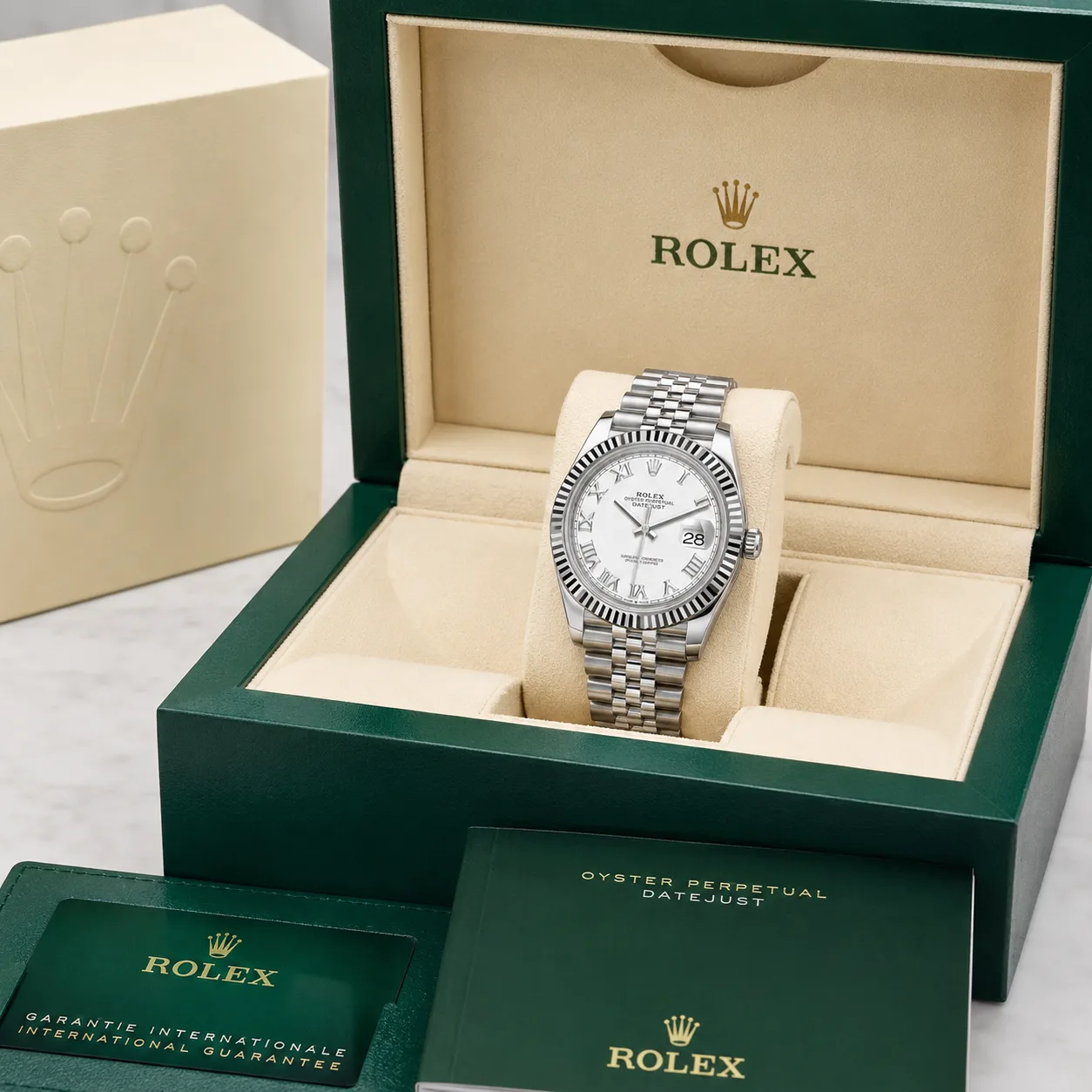Rolex Datejust m126334-0024 41mm Calibre 3235 Grey / Fluted Bezel 904L Stainless Steel and 18K White Gold AI 头图 5 - 包装盒 [ai-shot:box-shot]