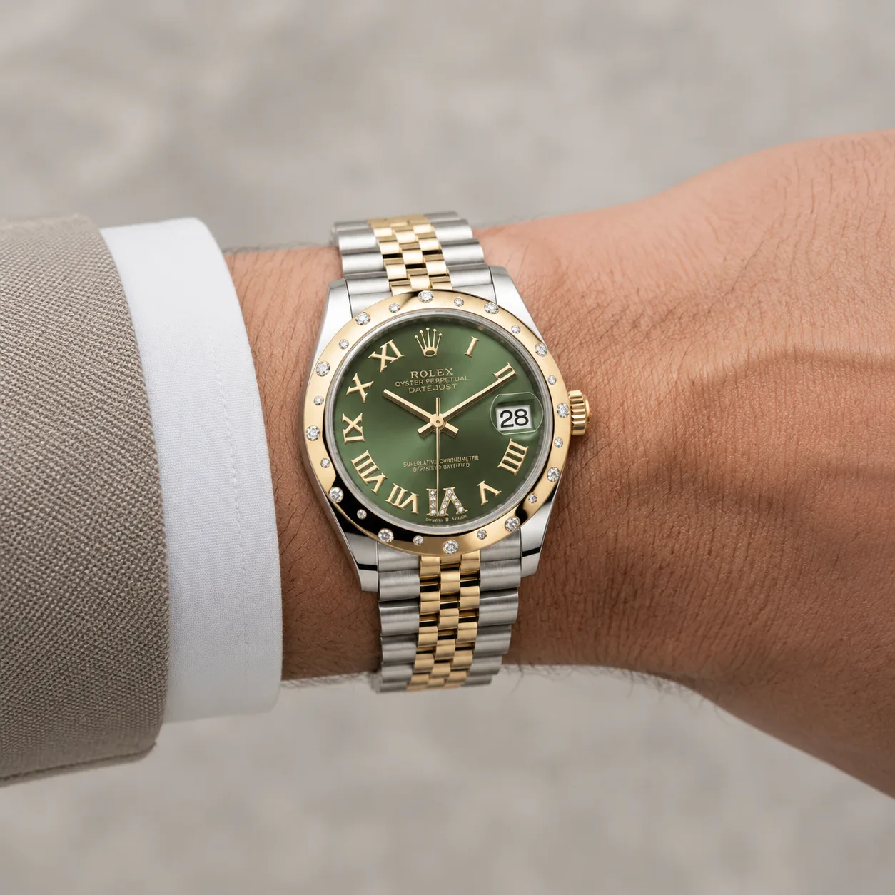Rolex Datejust 126331-0015 Cal.3235 Slate Dial Everose Gold AI 头图 4 - 佩戴图 [ai-shot:wrist-shot]