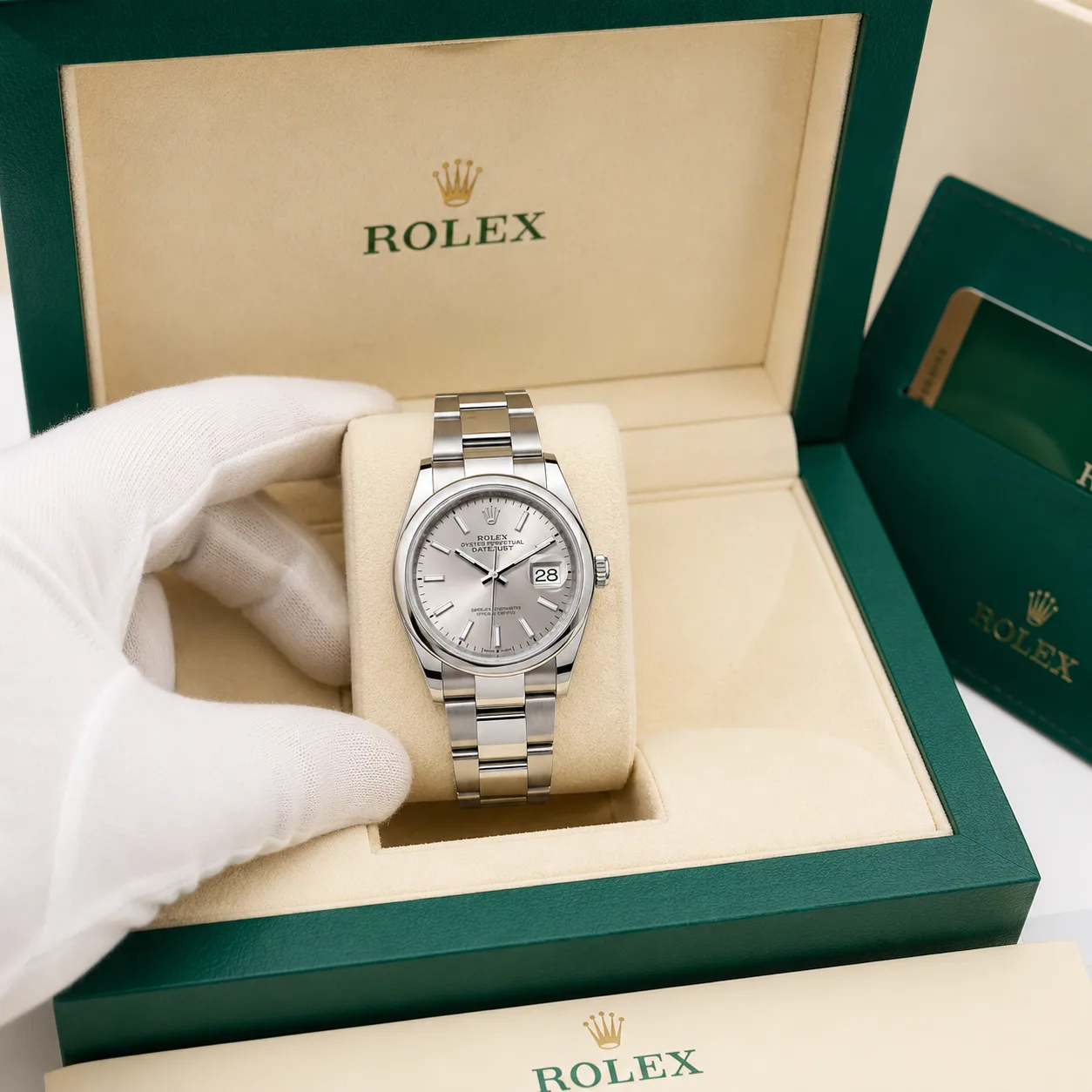 Rolex Datejust 126200-0002 36mm Silver Dial Smooth Bezel AI 头图 5 - 包装盒 [ai-shot:box-shot]