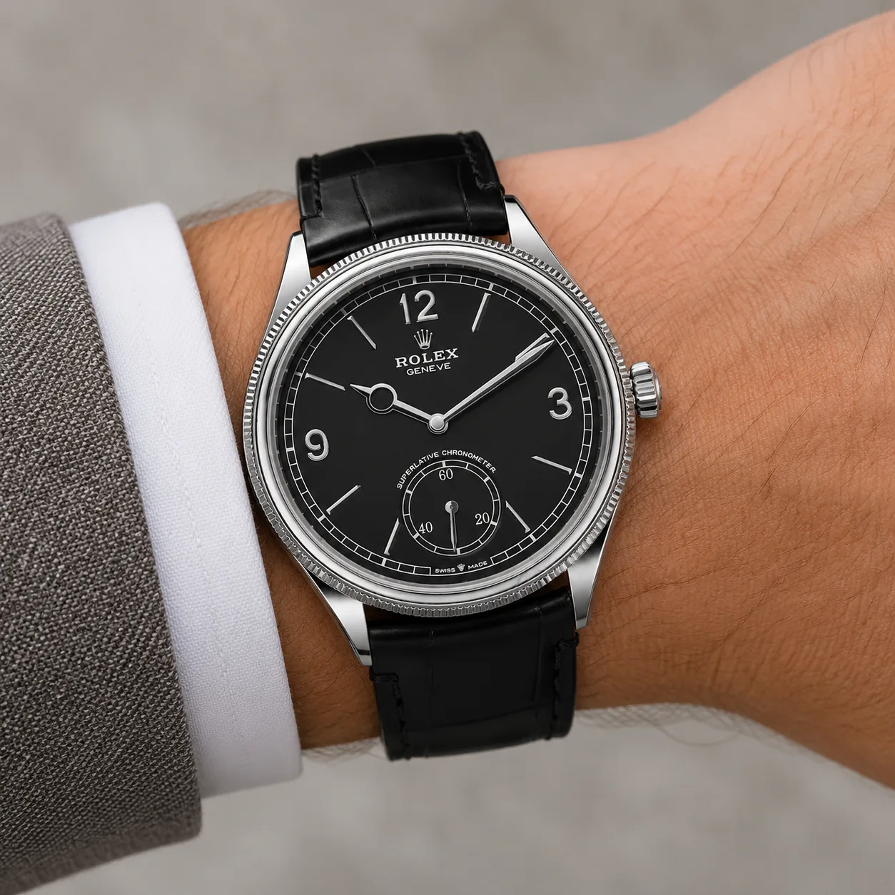 Rolex 1908 m52509-0002 39mm Cal.7140 18K White Gold AI 头图 4 - 佩戴图 [ai-shot:wrist-shot]