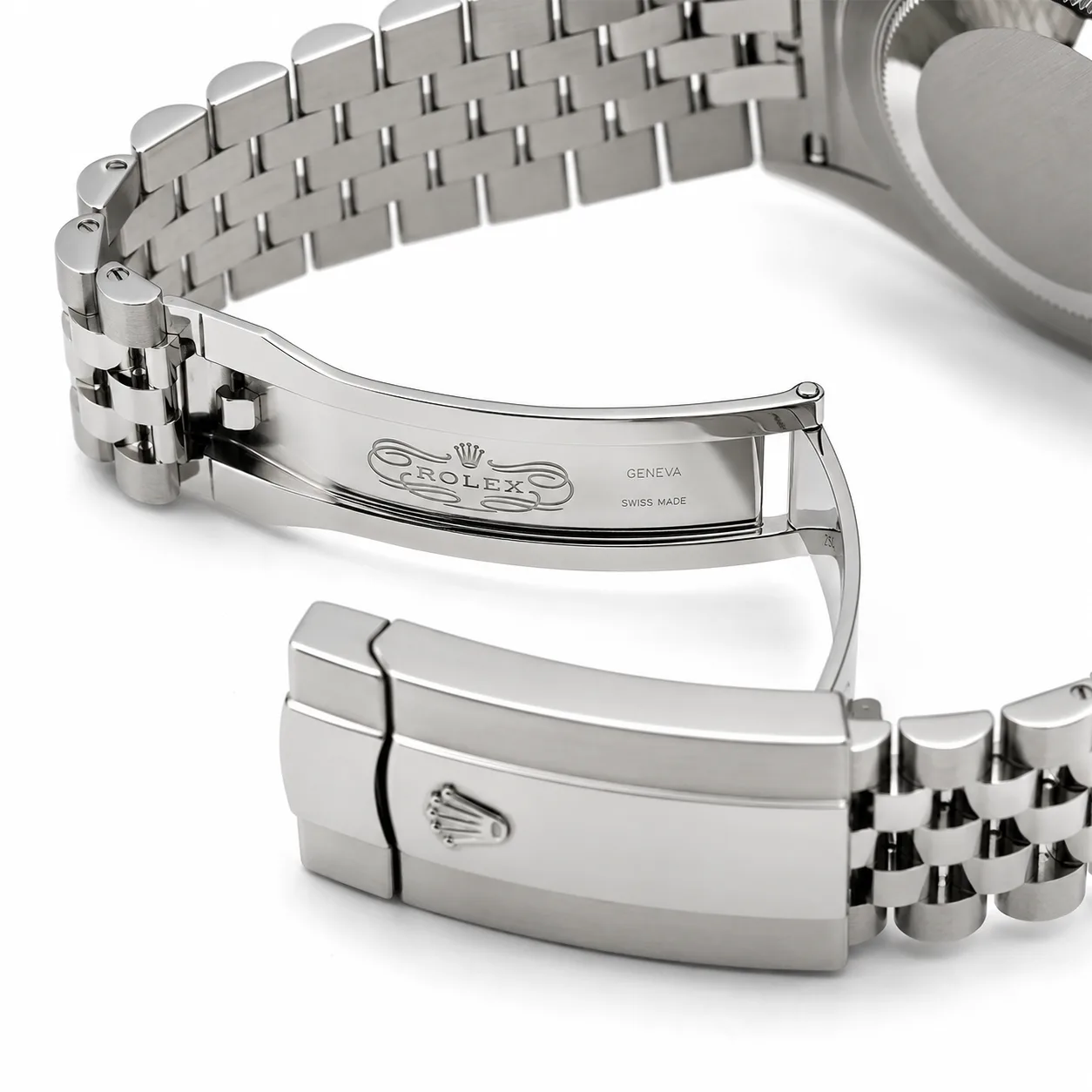 Rolex Datejust m50519-0015 39mm Blue Dial Smooth Bezel 18K White Gold AI 头图 3 - 表扣表链 [ai-shot:bracelet-clasp]