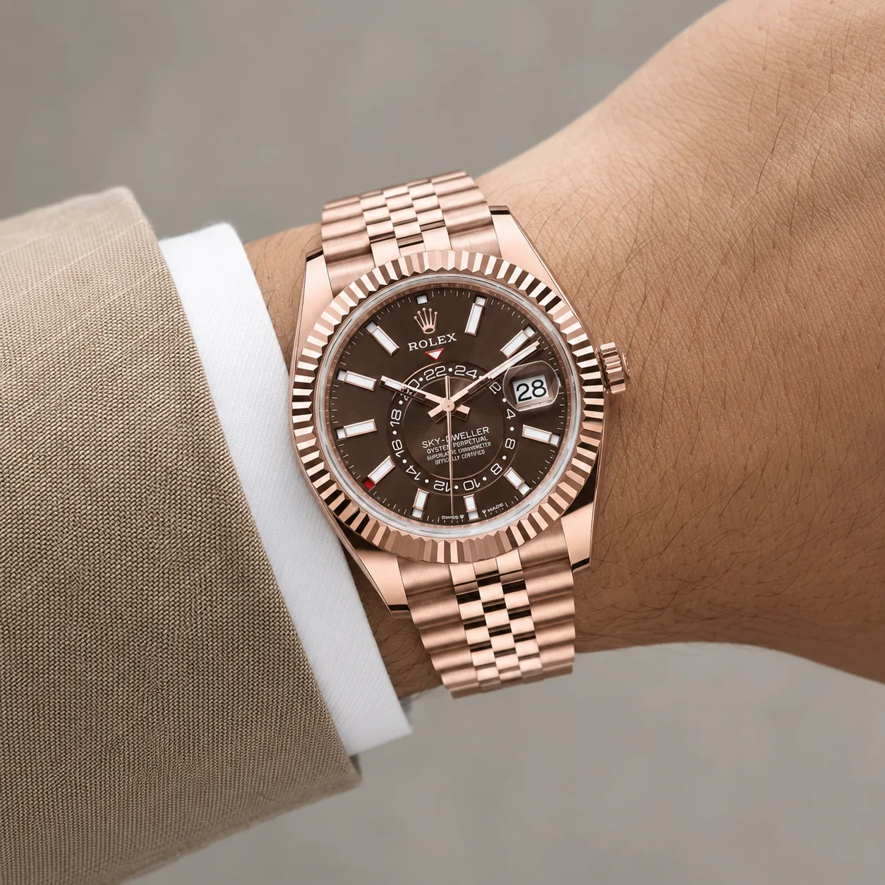 Rolex Yacht-Master m336935-0006 42mm Black Dial 18K Everose Gold AI 头图 4 - 佩戴图 [ai-shot:wrist-shot]