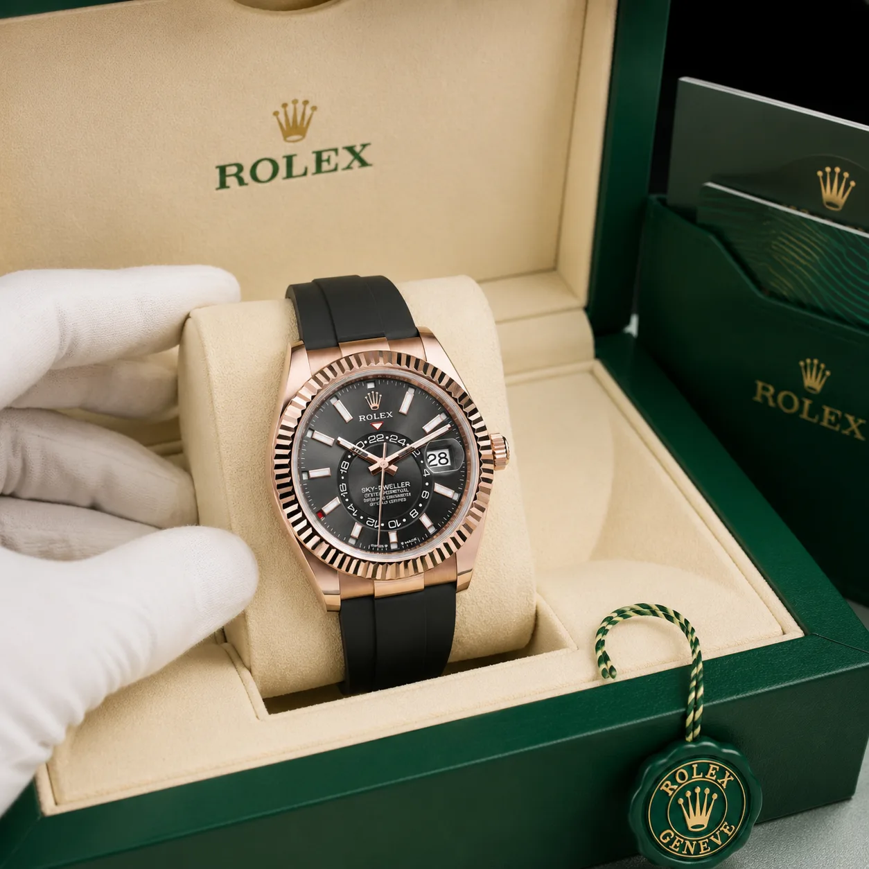Rolex Yacht-Master m336235-0004 42mm Black Dial 18K Everose Gold AI 头图 5 - 包装盒 [ai-shot:box-shot]