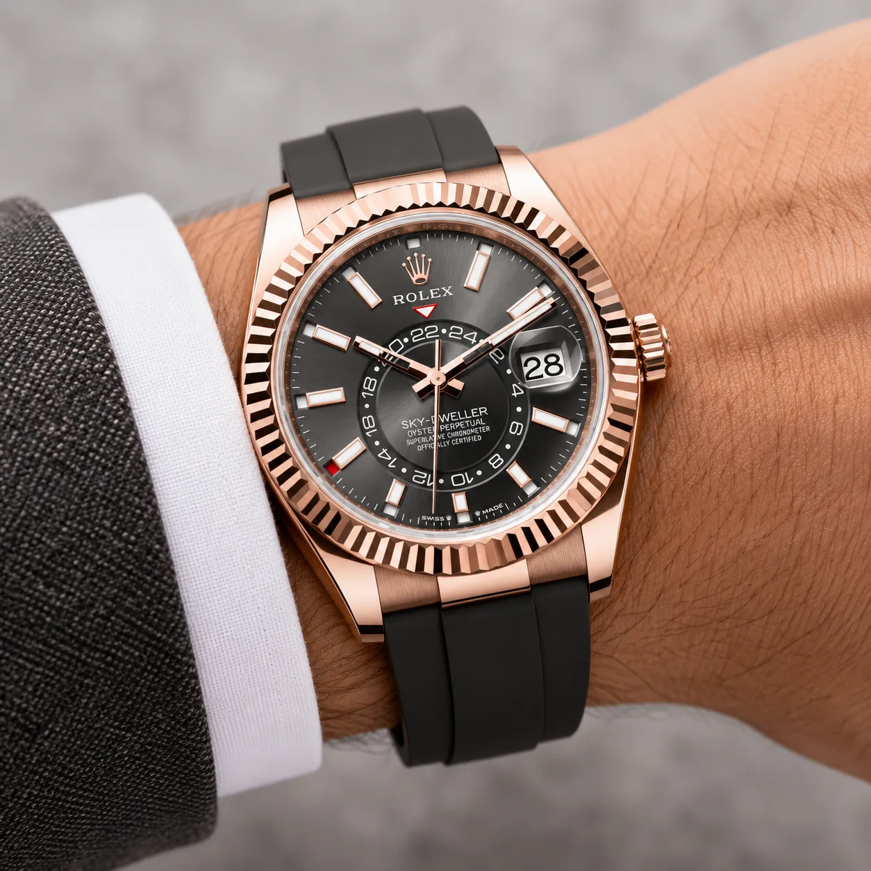 Rolex Yacht-Master m336235-0004 42mm Black Dial 18K Everose Gold AI 头图 4 - 佩戴图 [ai-shot:wrist-shot]