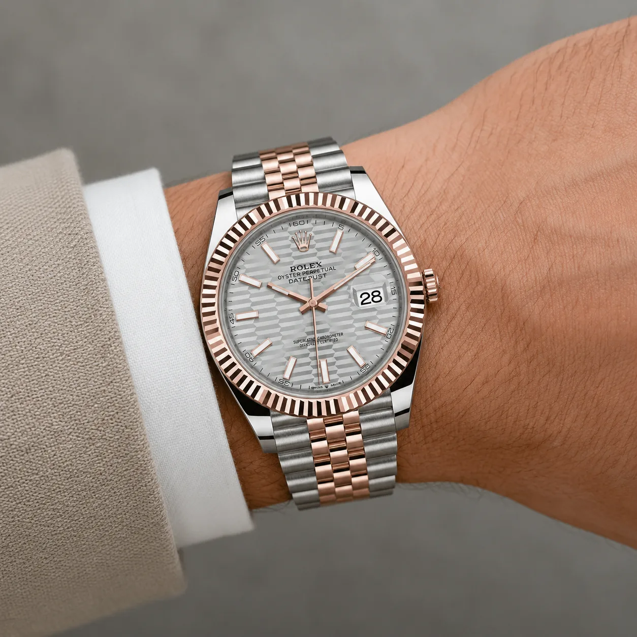 Rolex Datejust m126331-0018 41mm Cal.3235 904L Stainless Steel and 18K Everose Gold AI 头图 4 - 佩戴图 [ai-shot:wrist-shot]