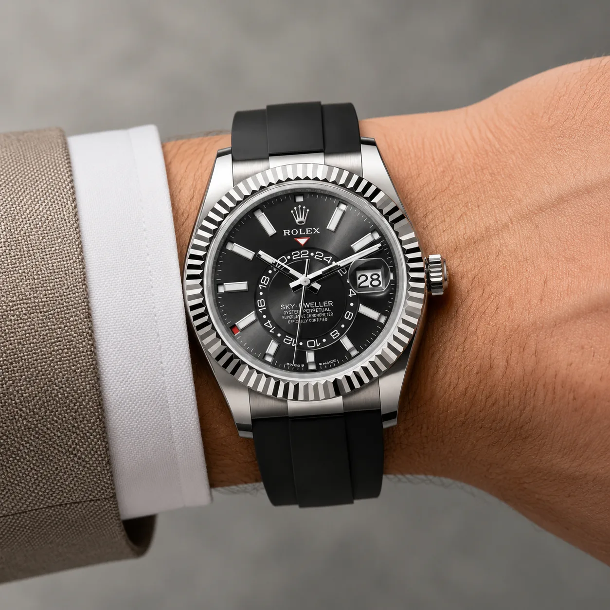 Rolex Sky-Dweller m336239-0002 42mm Cal.9002 18K White Gold AI 头图 4 - 佩戴图 [ai-shot:wrist-shot]