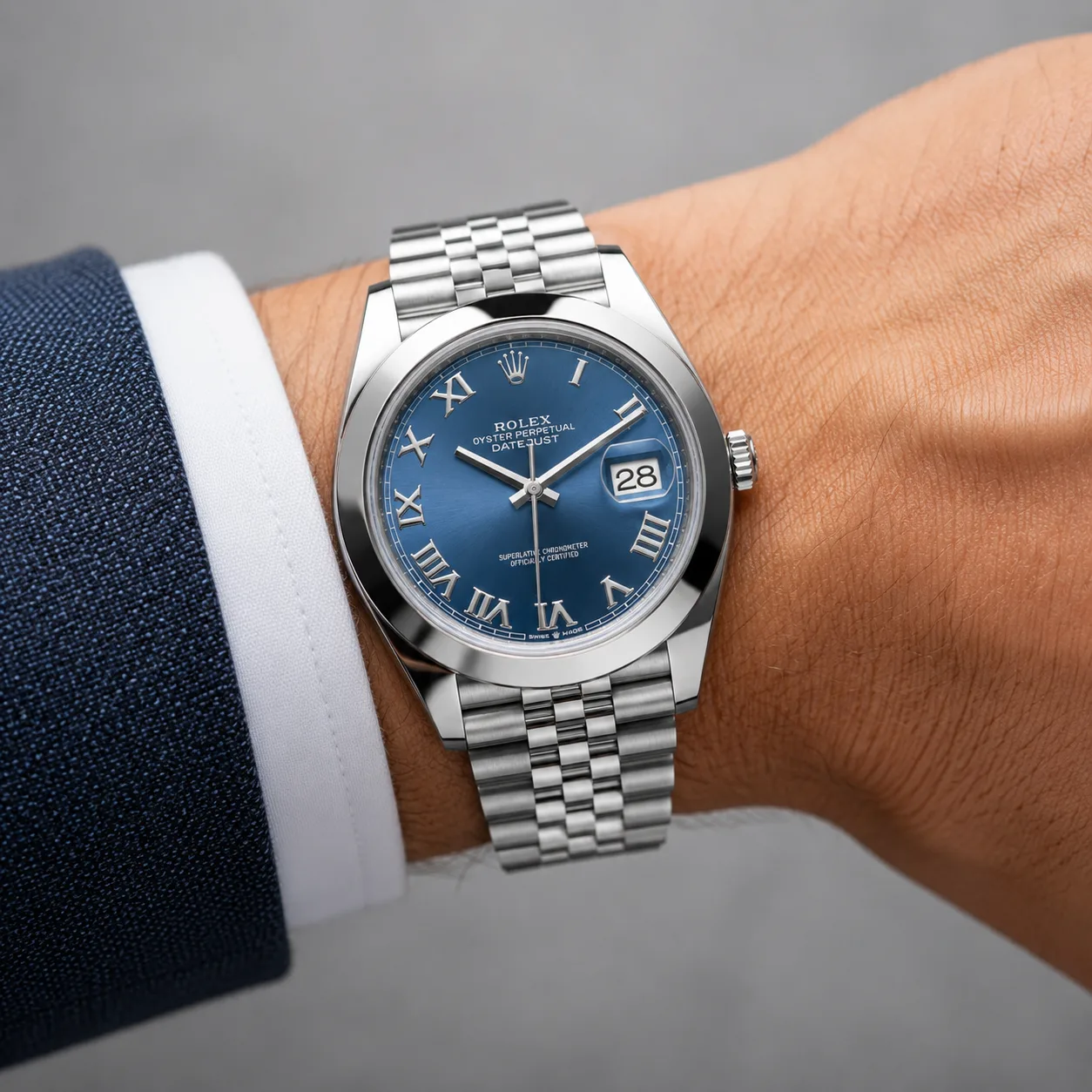 Rolex Datejust m126300-0018 41mm Blue Dial Smooth Bezel AI 头图 4 - 佩戴图 [ai-shot:wrist-shot]
