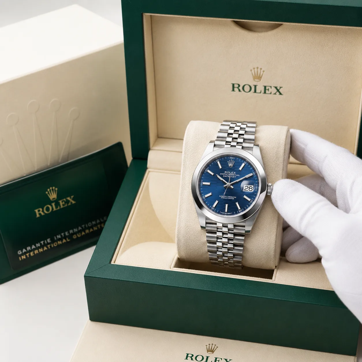 Rolex Datejust m126300-0022 41mm Blue Dial Smooth Bezel AI 头图 5 - 包装盒 [ai-shot:box-shot]