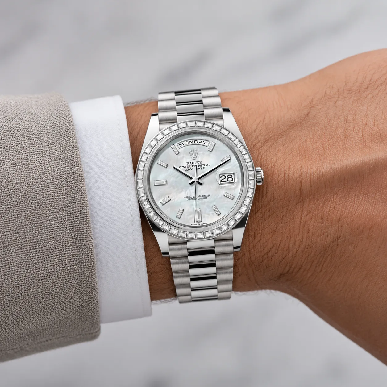 Rolex Day-Date m228396tbr-0043 40mm Cal.3255 950 Platinum AI 头图 4 - 佩戴图 [ai-shot:wrist-shot]