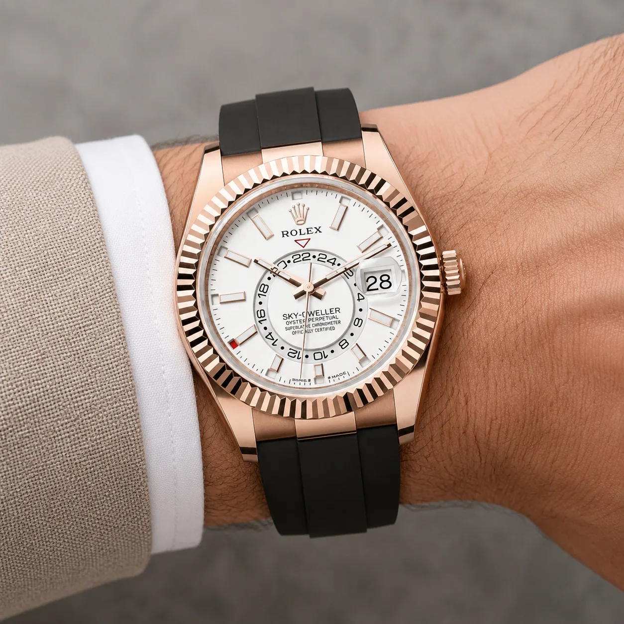 Rolex Sky-Dweller m336235-0003 42mm Cal.9002 18K Everose Gold AI 头图 4 - 佩戴图 [ai-shot:wrist-shot]