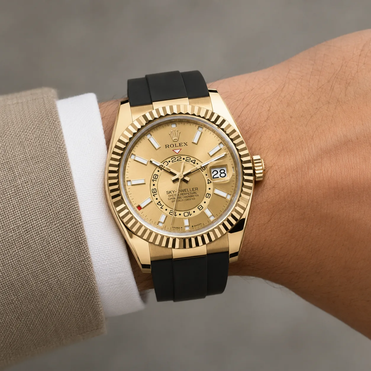 Rolex Sky-Dweller m336238-0001 42mm Cal.9002 18K Yellow Gold AI 头图 4 - 佩戴图 [ai-shot:wrist-shot]