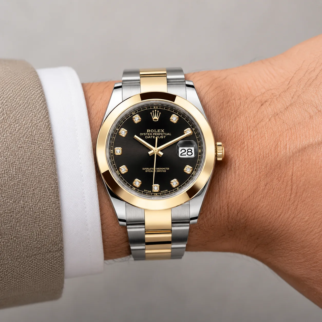 Rolex Datejust m126303-0005 41mm Cal.3235 904L Stainless Steel and 18K Yellow Gold AI 头图 4 - 佩戴图 [ai-shot:wrist-shot]