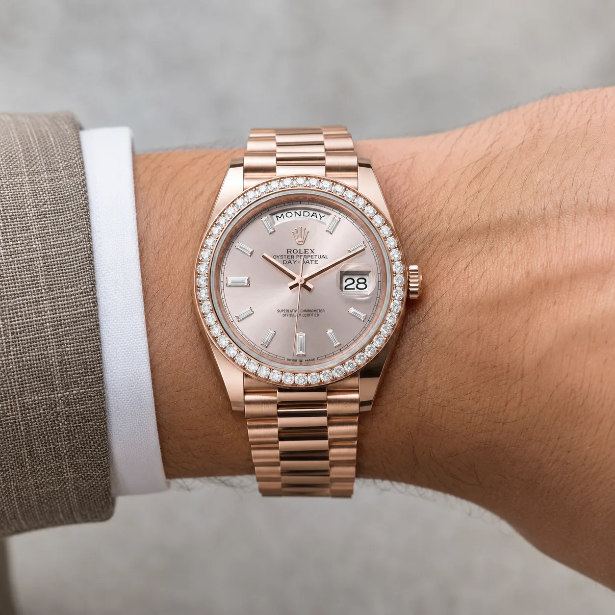 Rolex Day-Date m228345rbr-0007 40mm Cal.3255 18K Everose Gold AI 头图 4 - 佩戴图 [ai-shot:wrist-shot]