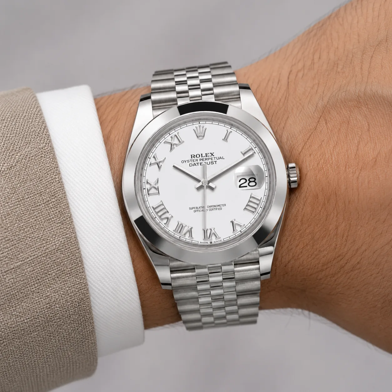 Rolex Datejust m126300-0016 41mm Cal.3235 904L Stainless Steel AI 头图 4 - 佩戴图 [ai-shot:wrist-shot]