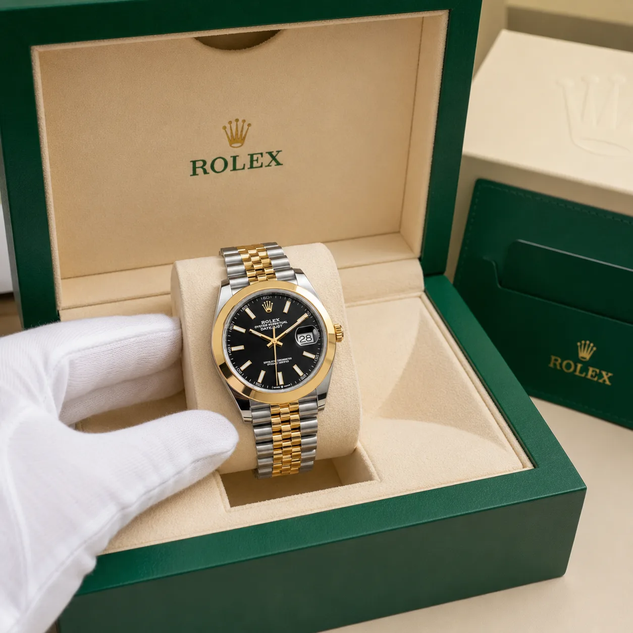 Rolex Datejust m126303-0014 41mm Black Dial 904L Stainless Steel and 18K Yellow Gold AI 头图 5 - 包装盒 [ai-shot:box-shot]