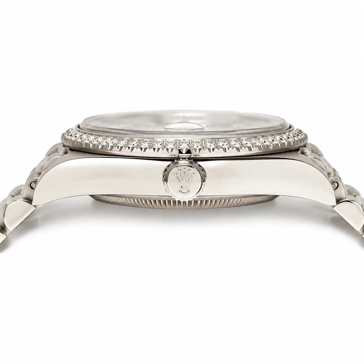 Rolex Day-Date m228349rbr-0001 40mm White Dial Diamond-Set Bezel 18K White Gold AI 头图 2 - 侧面细节 [ai-shot:side-detail]