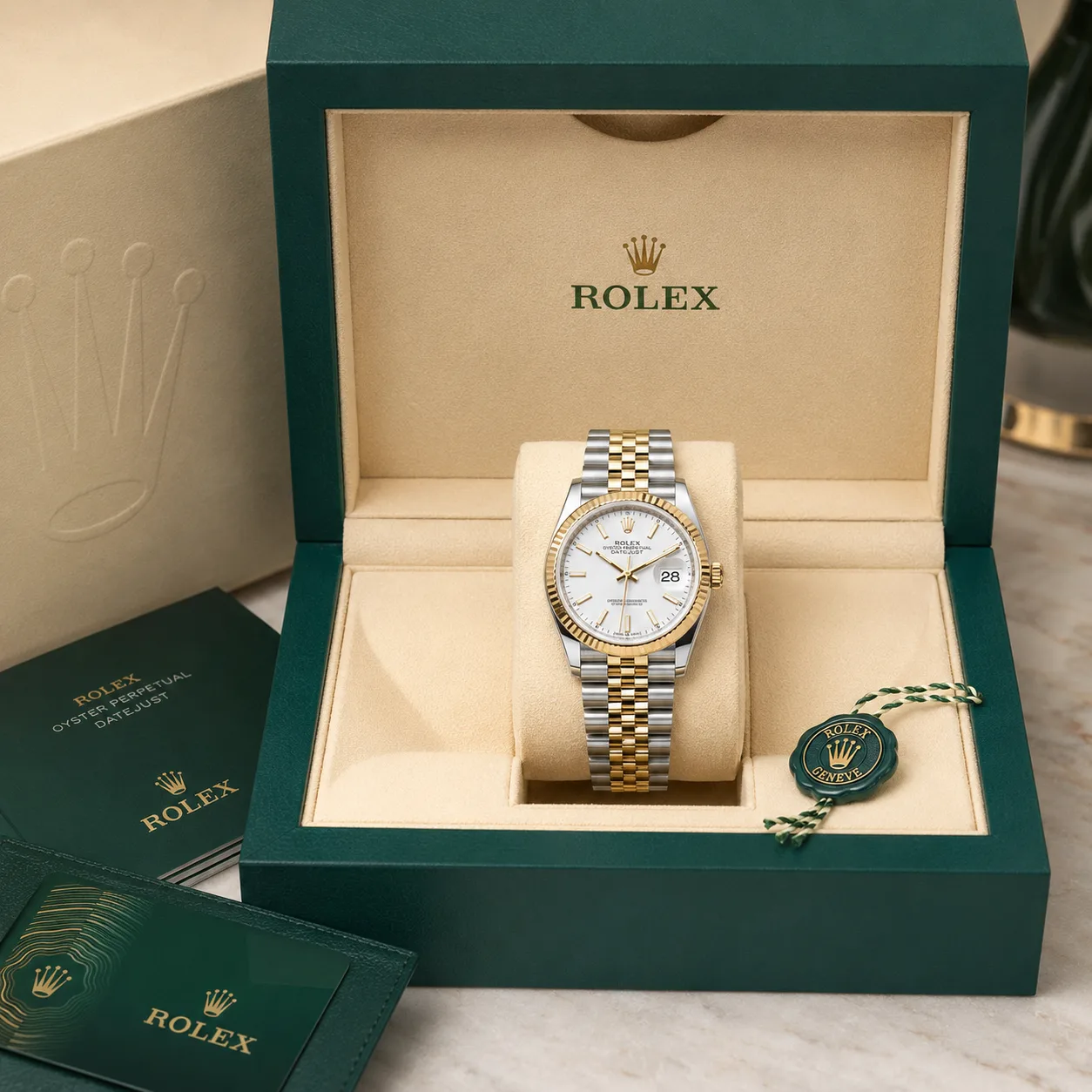 Rolex Datejust m126203-0015 36mm White Dial Fluted Bezel 904L Stainless Steel and 18K Yellow Gold AI 头图 5 - 包装盒 [ai-shot:box-shot]