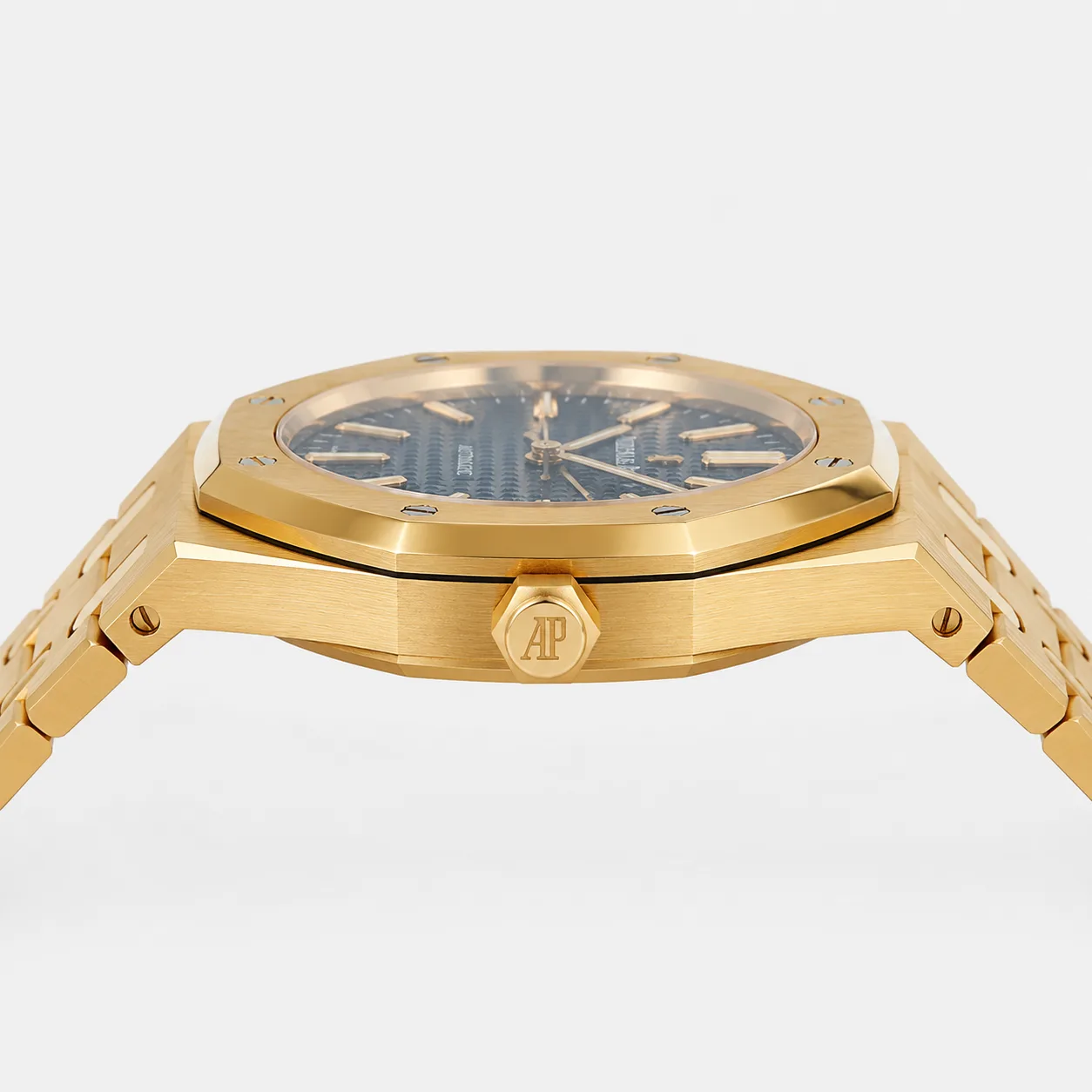 Audemars Piguet Royal Oak 15400OR/15500OR Cal.4302 Blue Dial Everose Gold AI 头图 2 - 侧面细节 [ai-shot:side-detail]