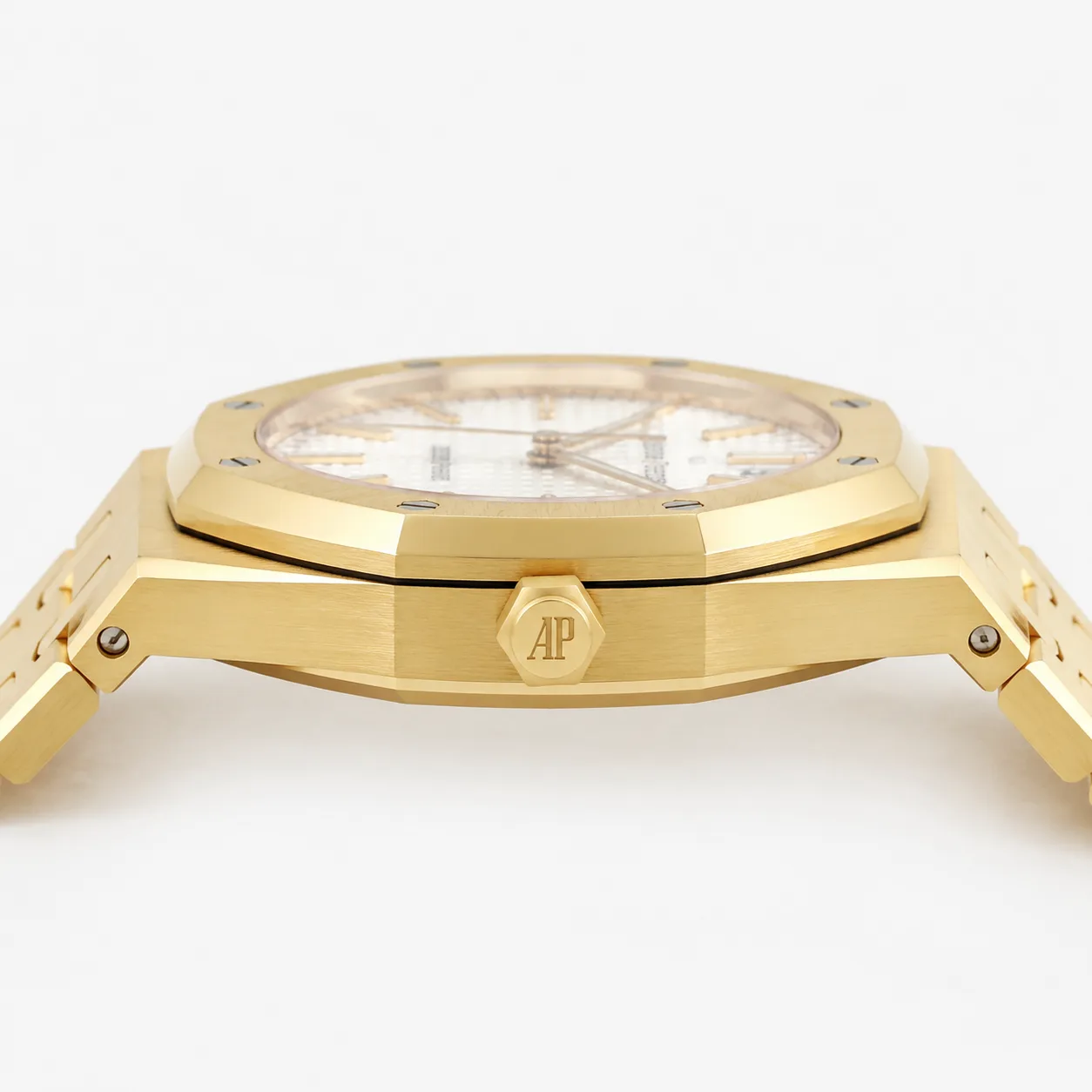 Audemars Piguet Royal Oak 15400BA Cal.3120 White Dial Two Tone AI 头图 2 - 侧面细节 [ai-shot:side-detail]