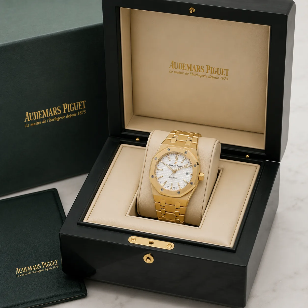 Audemars Piguet Royal Oak 15400BA Cal.3120 White Dial Two Tone AI 头图 5 - 包装盒 [ai-shot:box-shot]