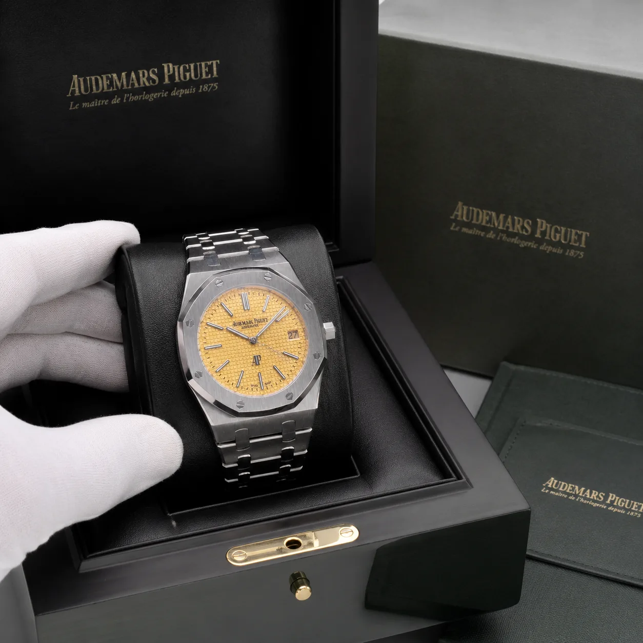 Audemars Piguet Royal Oak 15510ST.OO.1320ST.09 Cal.4302 Champagne Petite Tapisserie Dial / Steel Bezel AI 头图 5 - 包装盒 [ai-shot:box-shot]