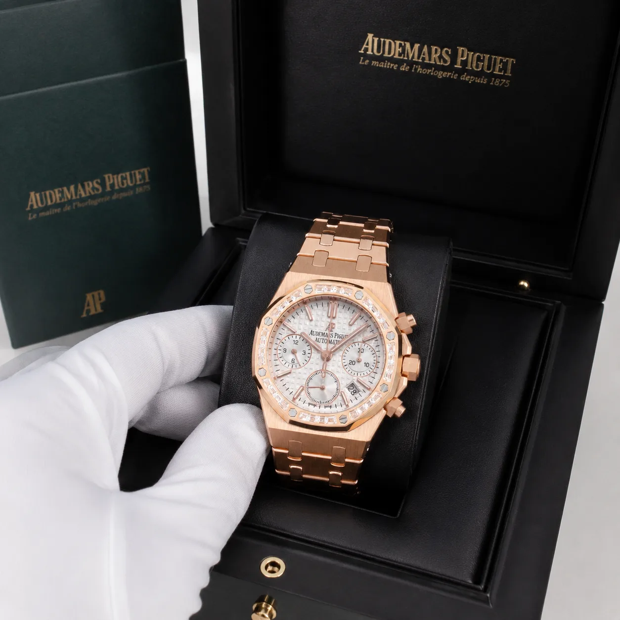 Audemars Piguet Royal Oak 26715OR.ZZ.1356OR.01 Cal.2385 Everose Gold AI 头图 5 - 包装盒 [ai-shot:box-shot]