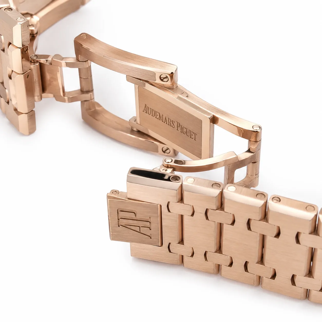Audemars Piguet Royal Oak 26240OR.OO.1320OR.01 Cal.4401 Everose Gold AI 头图 3 - 表扣表链 [ai-shot:bracelet-clasp]