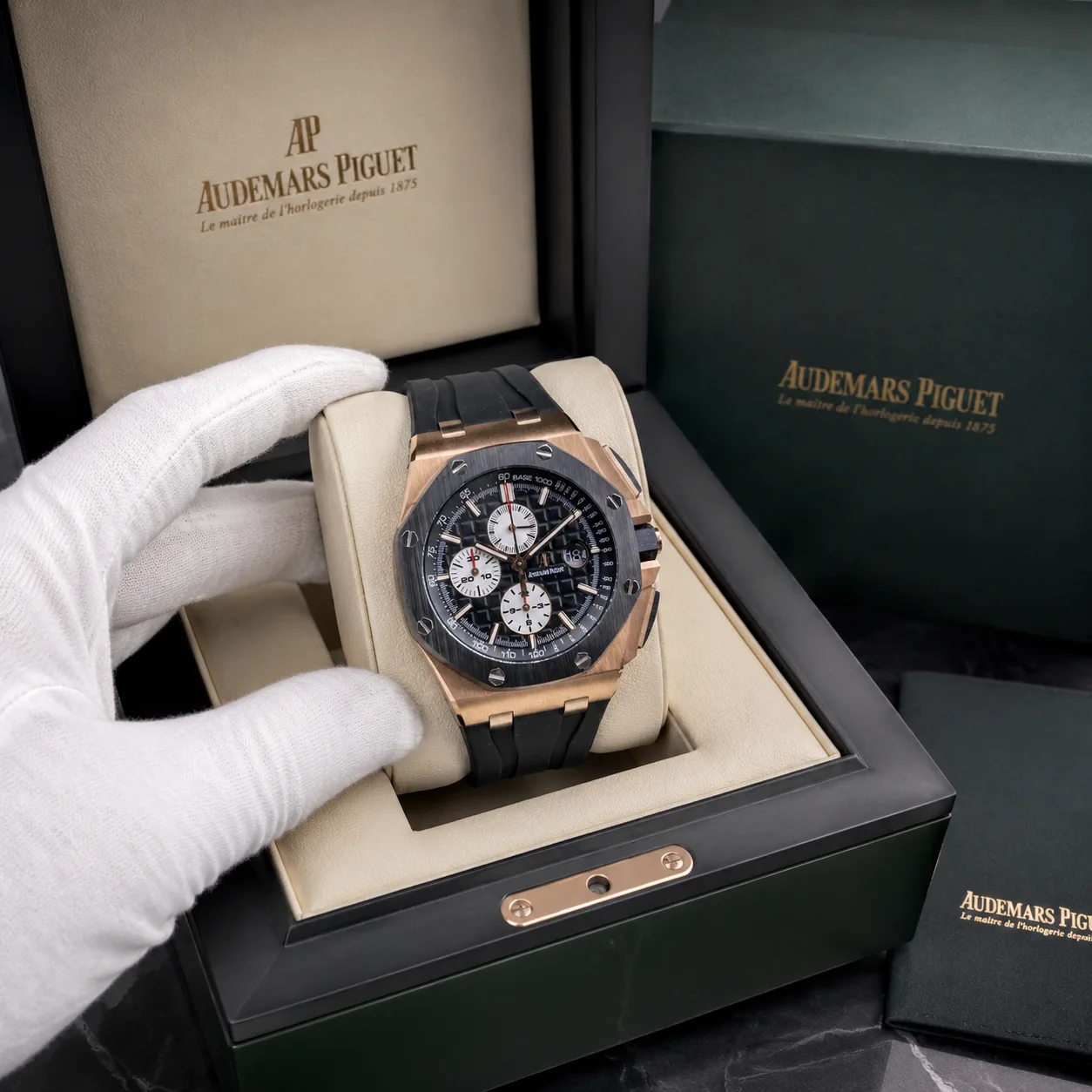 Audemars Piguet Royal Oak Offshore 26401RO.OO.A002CA.01 Cal.3126/3840 Black Bezel Everose Gold AI 头图 5 - 包装盒 [ai-shot:box-shot]
