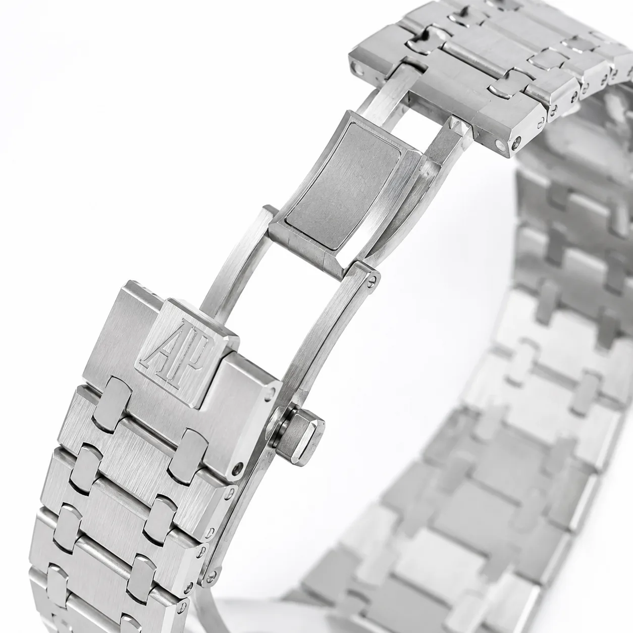 Audemars Piguet Royal Oak Offshore 26238ST.OO.2000ST.01 Cal.4404 Blue Dial AI 头图 3 - 表扣表链 [ai-shot:bracelet-clasp]