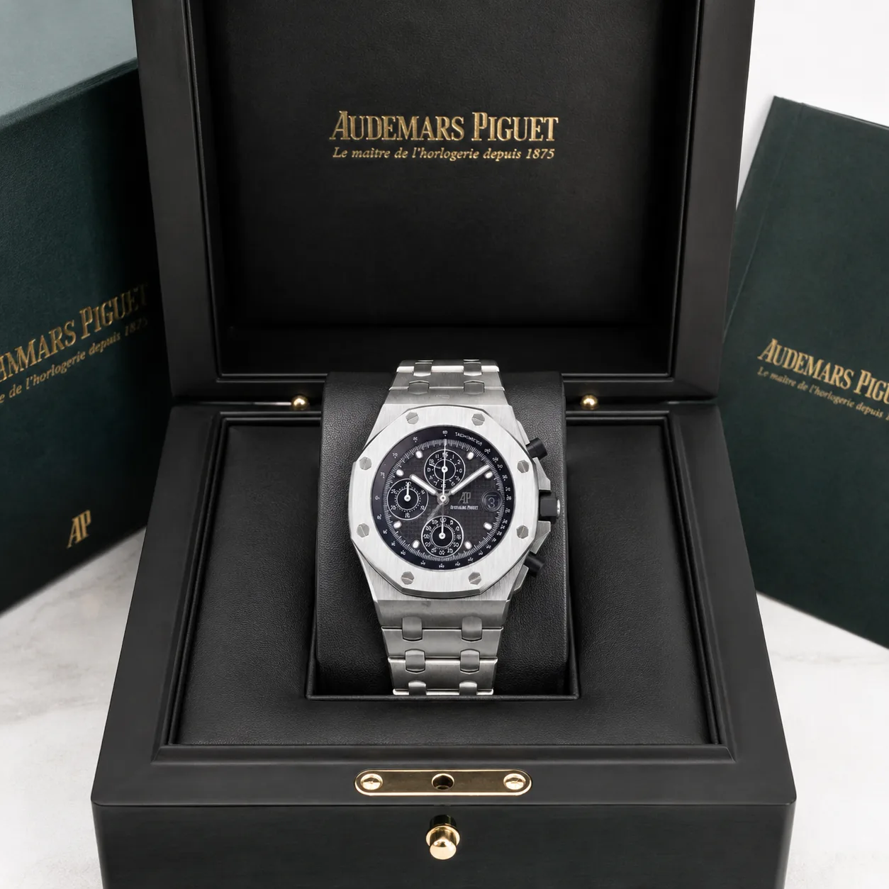 Audemars Piguet Royal Oak Offshore 26238ST.OO.2000ST.01 Cal.4404 Blue Dial AI 头图 5 - 包装盒 [ai-shot:box-shot]