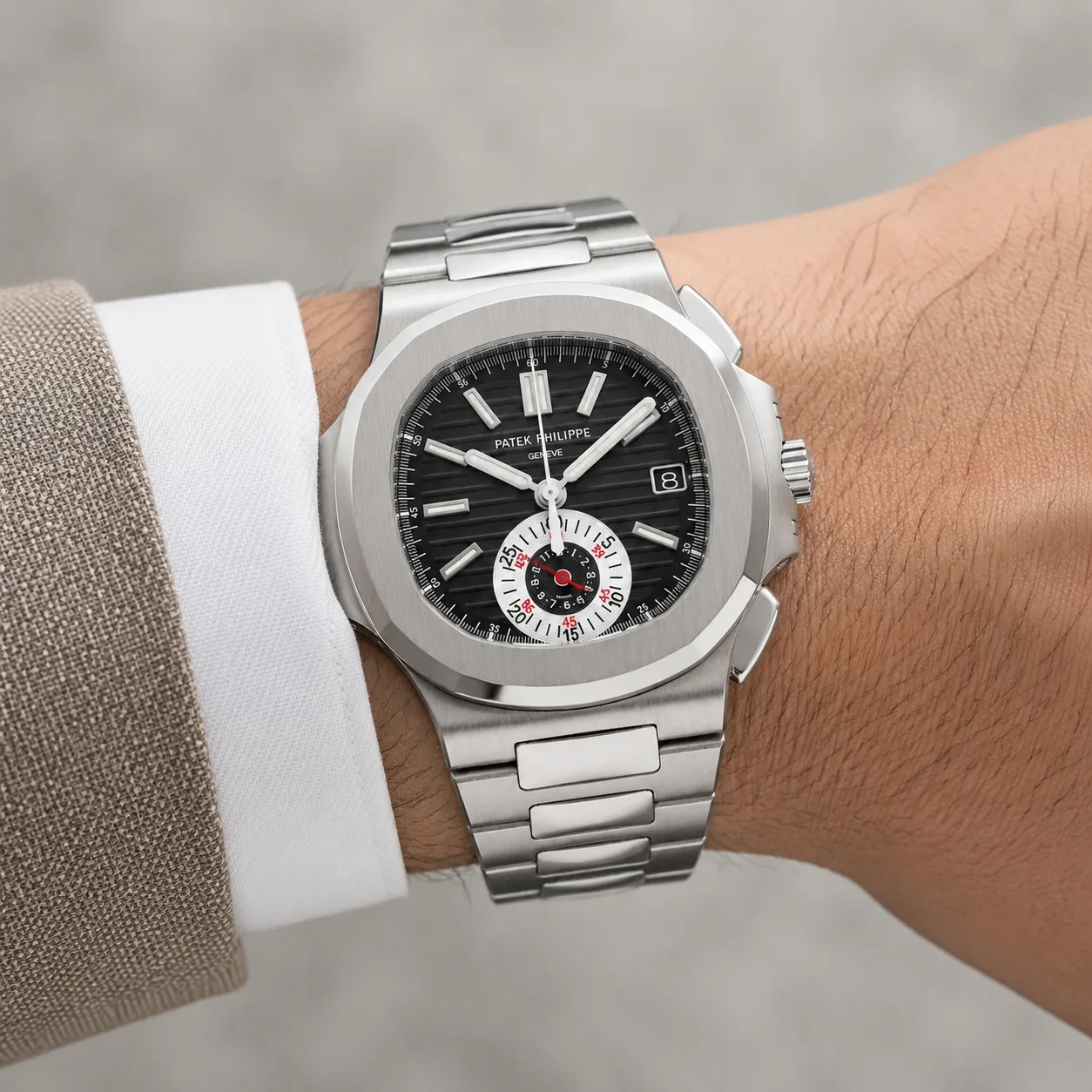 Patek Philippe Nautilus 5980/1A-014 Cal.CH 28-520 C AI 头图 4 - 佩戴图 [ai-shot:wrist-shot]