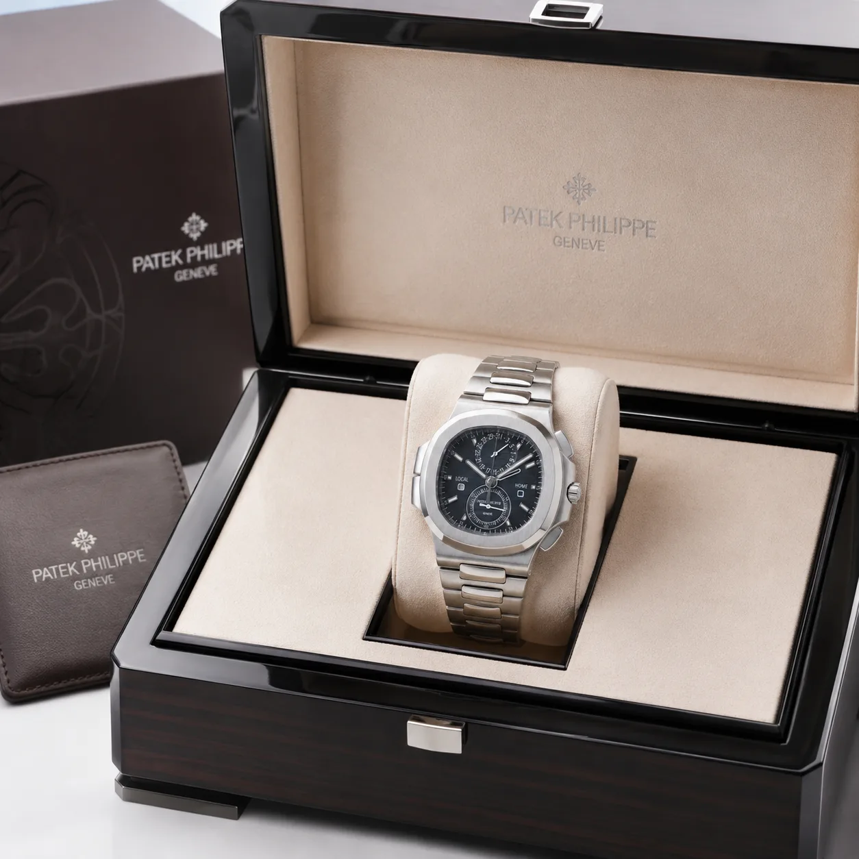 Patek Philippe Nautilus 5990/1A-011 Cal.CH 28-520 C D-Blue Dial AI 头图 5 - 包装盒 [ai-shot:box-shot]