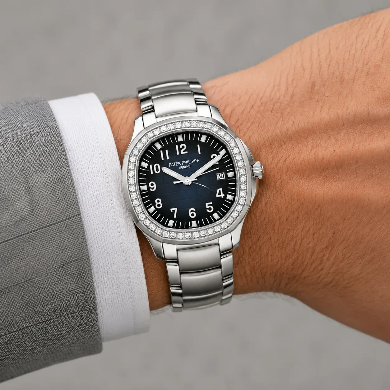 Patek Philippe Aquanaut 5164A-001 Cal.26 AI 头图 4 - 佩戴图 [ai-shot:wrist-shot]