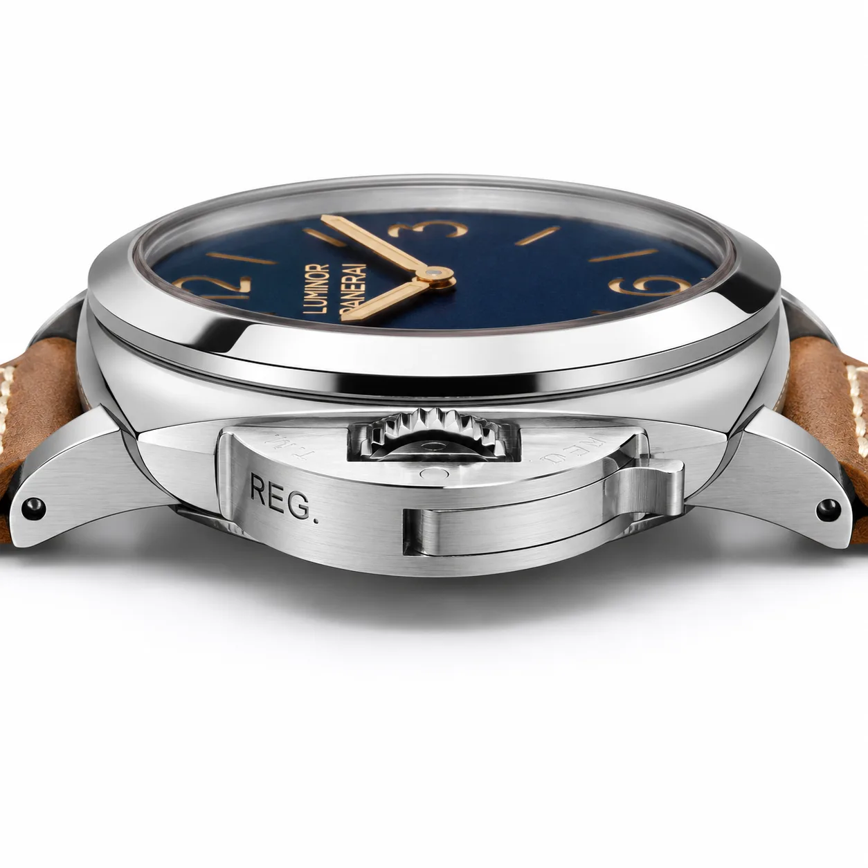 PANERAI 庐米诺 (Luminor) PAM01732 Cal.6000 Blue Dial AI 头图 2 - 侧面细节 [ai-shot:side-detail]