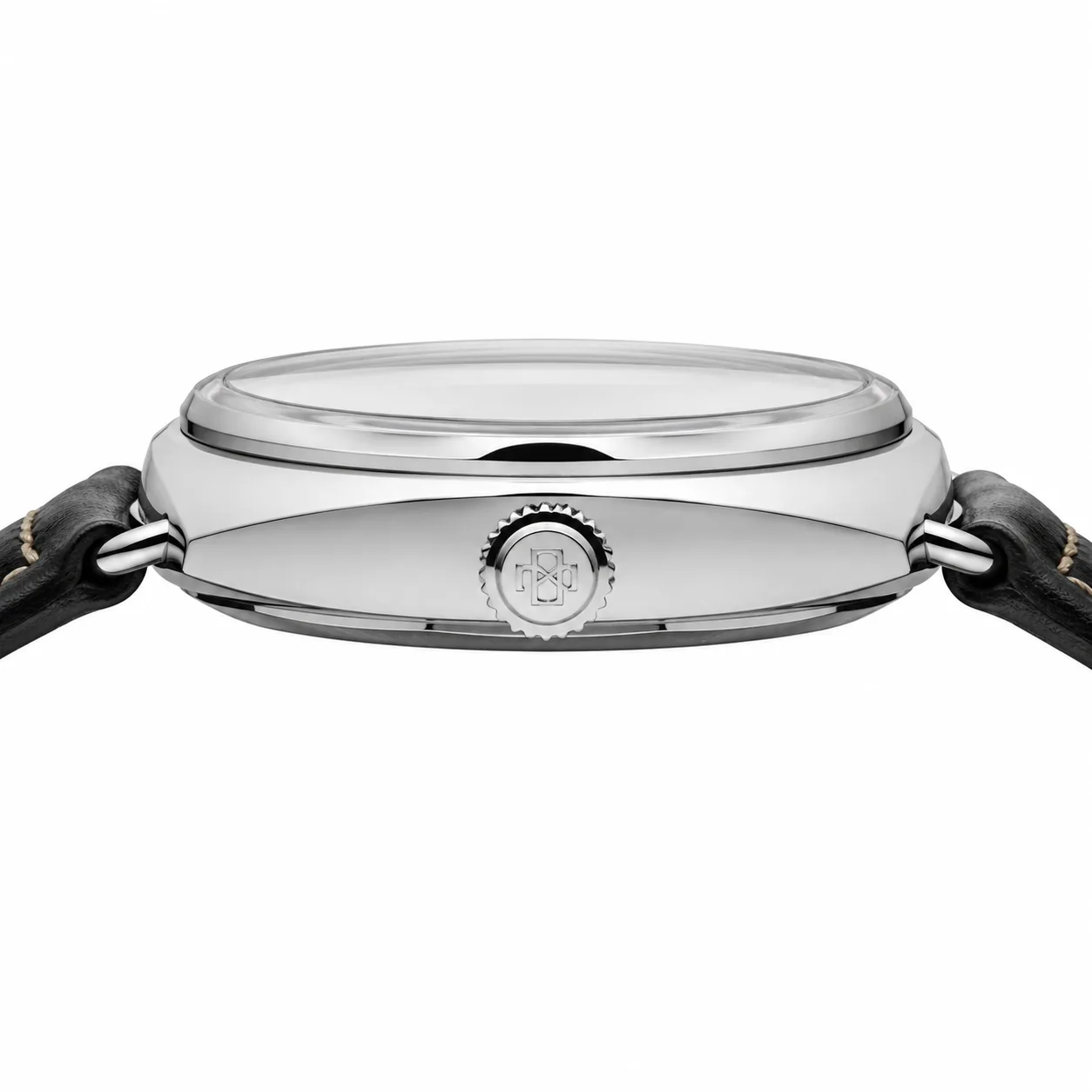 PANERAI 镭得米尔 (Radiomir) PAM01382 Cal.6000 Black Dial AI 头图 2 - 侧面细节 [ai-shot:side-detail]