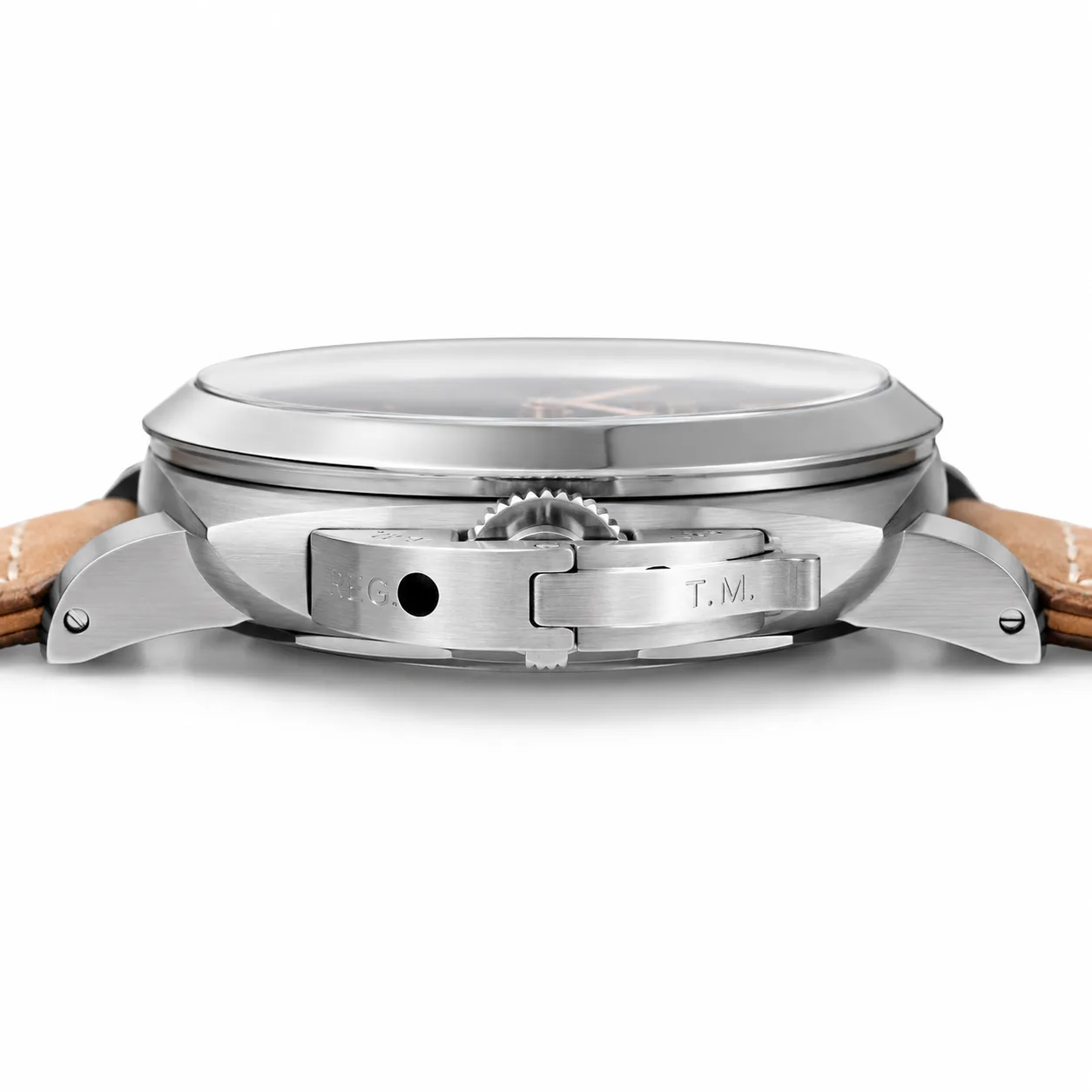 PANERAI 庐米诺 (Luminor) PAM01629 Cal.3000 AI 头图 2 - 侧面细节 [ai-shot:side-detail]