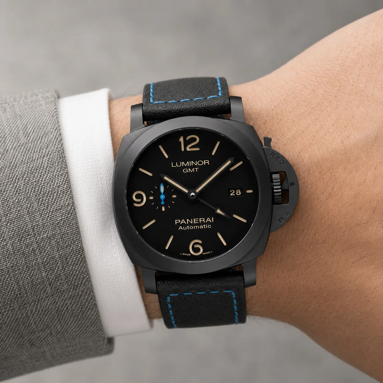 PANERAI 庐米诺系列 (Luminor) PAM01441 Cal.9010 Black Bezel AI 头图 4 - 佩戴图 [ai-shot:wrist-shot]