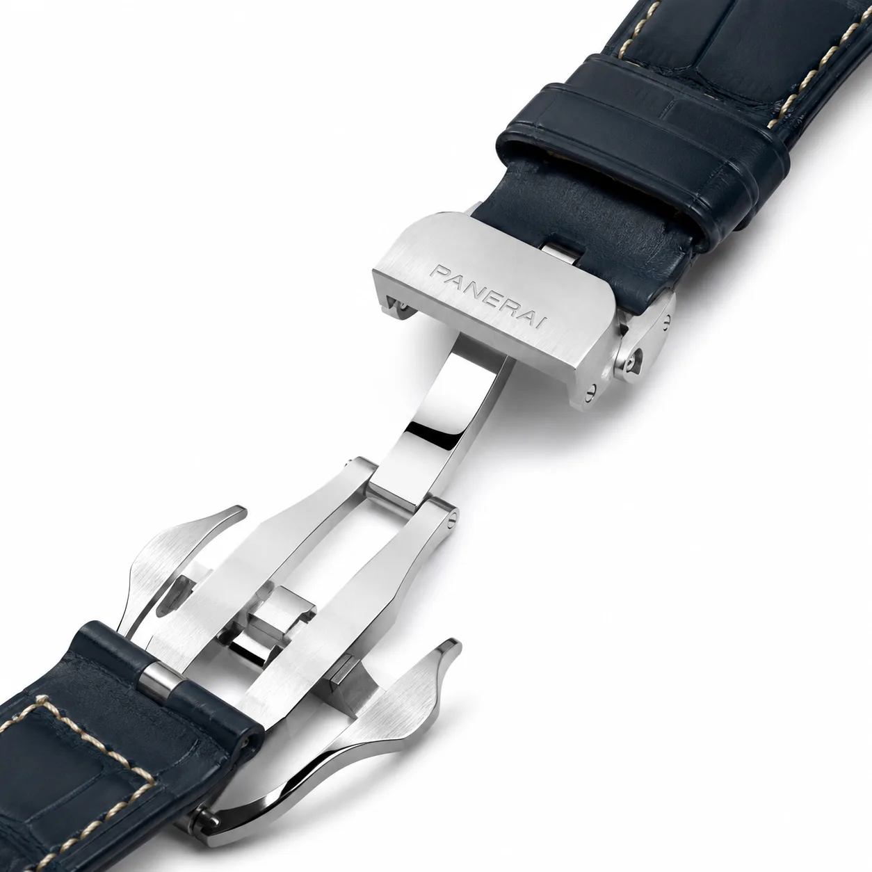 PANERAI 庐米诺系列 (Luminor Marina) PAM03313 Cal.980 Blue Dial Steel Bezel AI 头图 3 - 表扣表链 [ai-shot:bracelet-clasp]