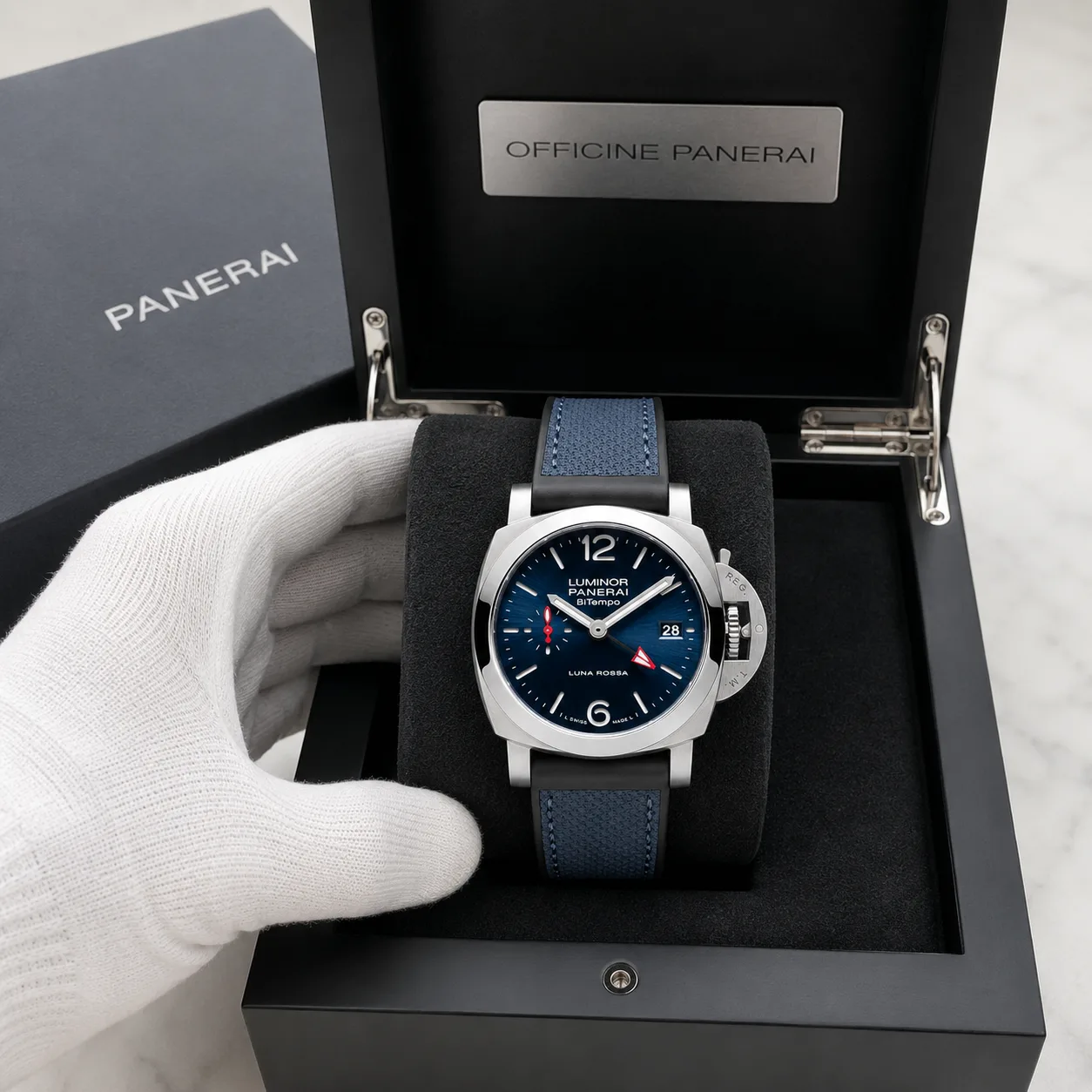 PANERAI 庐米诺系列 (Luminor) PAM01404 Cal.900 Steel Bezel AI 头图 5 - 包装盒 [ai-shot:box-shot]