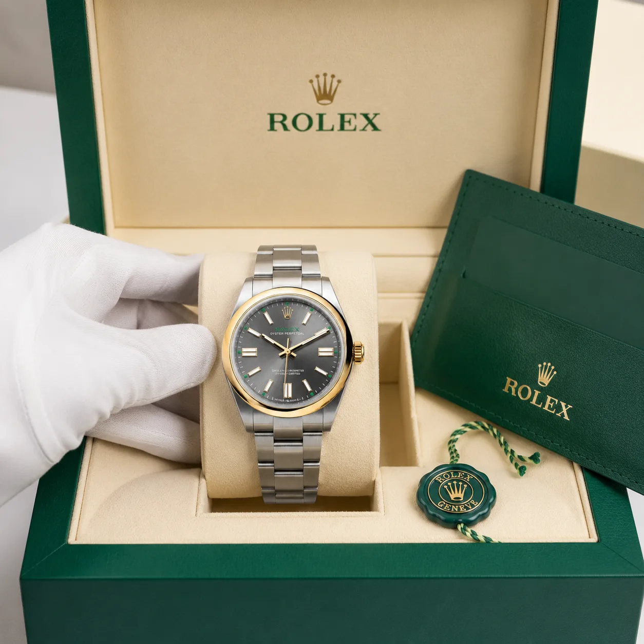 Rolex Oyster Perpetual m134303-0001 41mm Grey Dial 18K Yellow Gold Bezel 904L Stainless Steel and 18K Yellow Gold AI 头图 5 - 包装盒 [ai-shot:box-shot]