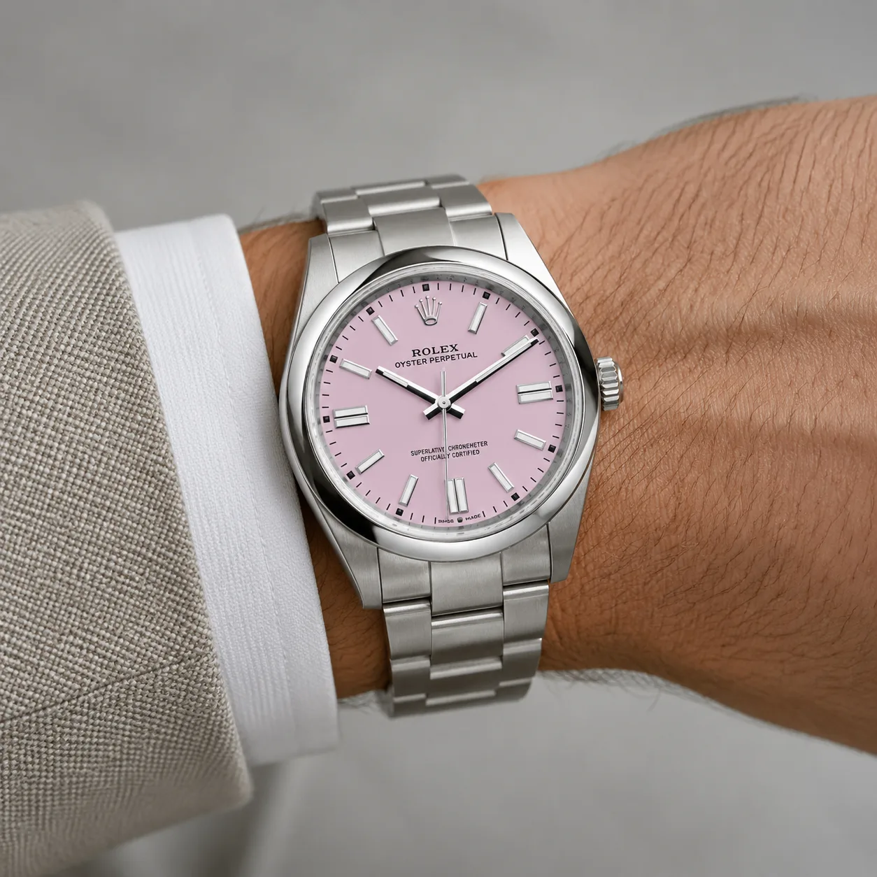 Rolex Oyster Perpetual m134300-0013 41mm Cal.3230 904L Stainless Steel AI 头图 4 - 佩戴图 [ai-shot:wrist-shot]