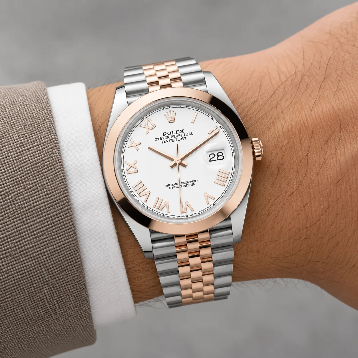Rolex Datejust m126301-0026 41mm Cal.3235 904L Stainless Steel and 18K Everose Gold AI 头图 4 - 佩戴图 [ai-shot:wrist-shot]