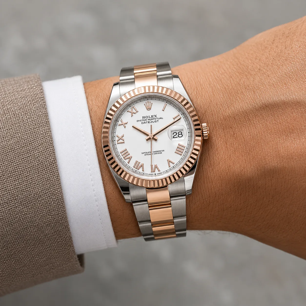 Rolex Datejust m126331-0025 41mm Cal.3235 904L Stainless Steel and 18K Everose Gold AI 头图 4 - 佩戴图 [ai-shot:wrist-shot]