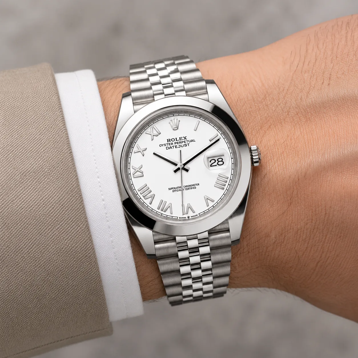Rolex Datejust m126300-0028 41mm Cal.3235 904L Stainless Steel AI 头图 4 - 佩戴图 [ai-shot:wrist-shot]