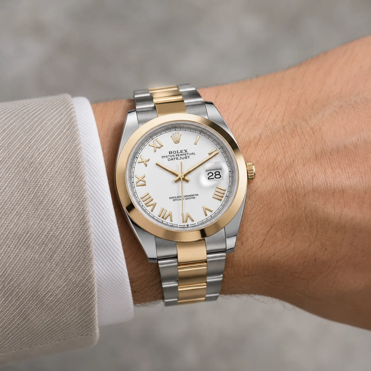 Rolex Datejust m126303-0025 41mm Cal.3235 904L Stainless Steel and 18K Yellow Gold AI 头图 4 - 佩戴图 [ai-shot:wrist-shot]