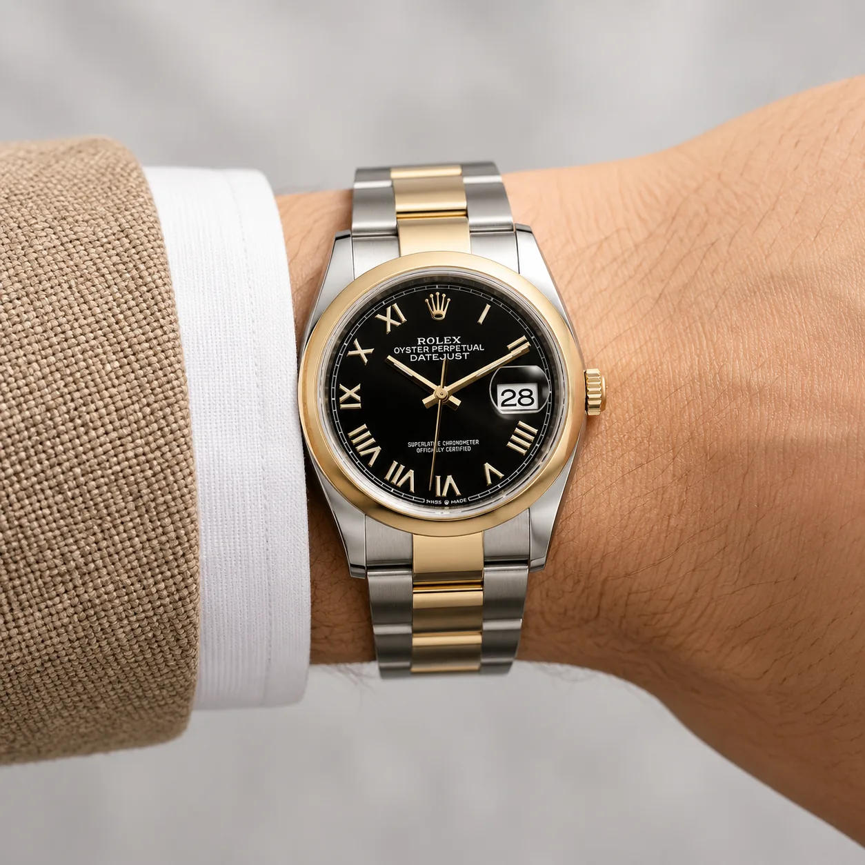 Rolex Datejust m126203-0056 36mm Cal.3235 904L Stainless Steel and 18K Yellow Gold AI 头图 4 - 佩戴图 [ai-shot:wrist-shot]