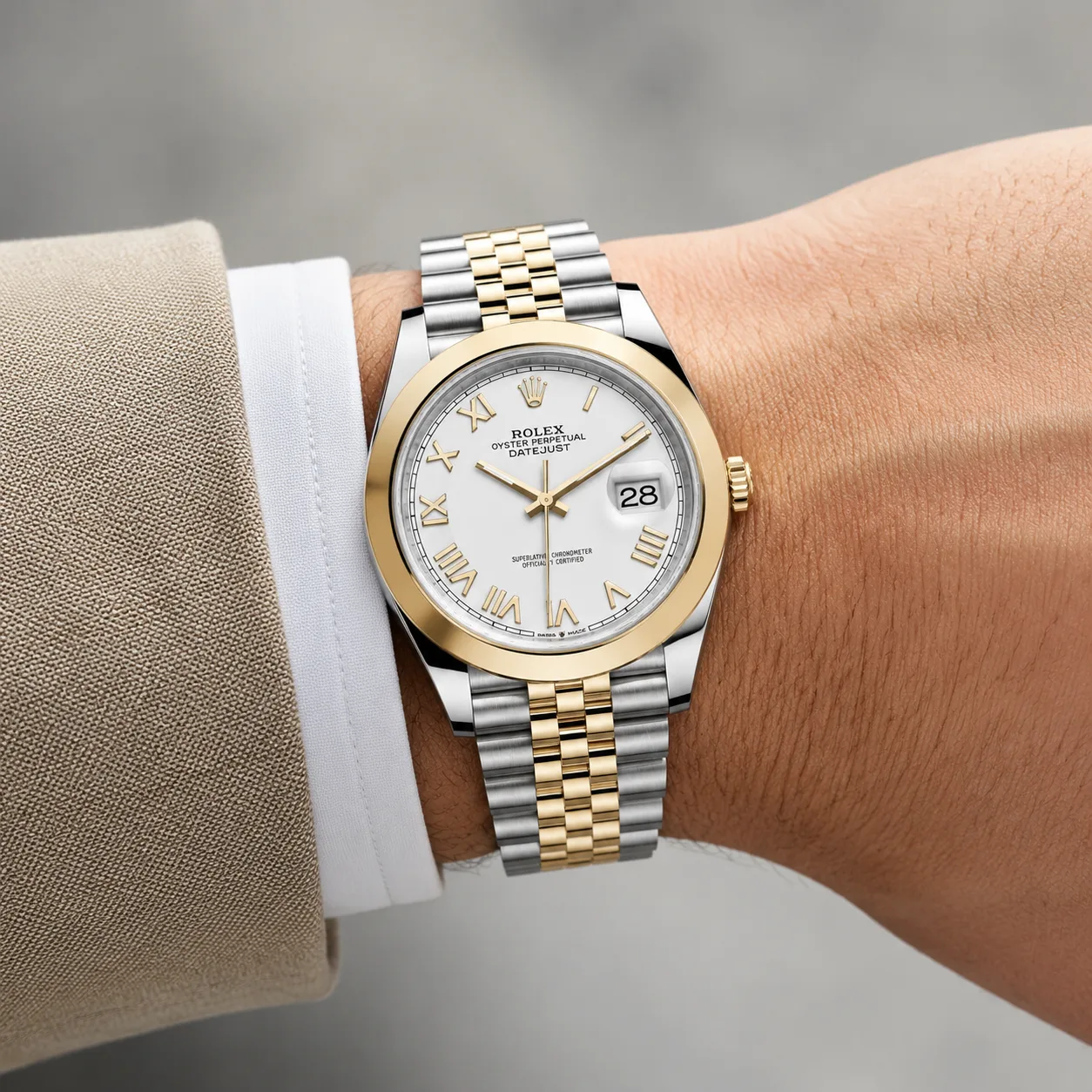 Rolex Datejust m126303-0026 41mm Cal.3235 904L Stainless Steel and 18K Yellow Gold AI 头图 4 - 佩戴图 [ai-shot:wrist-shot]