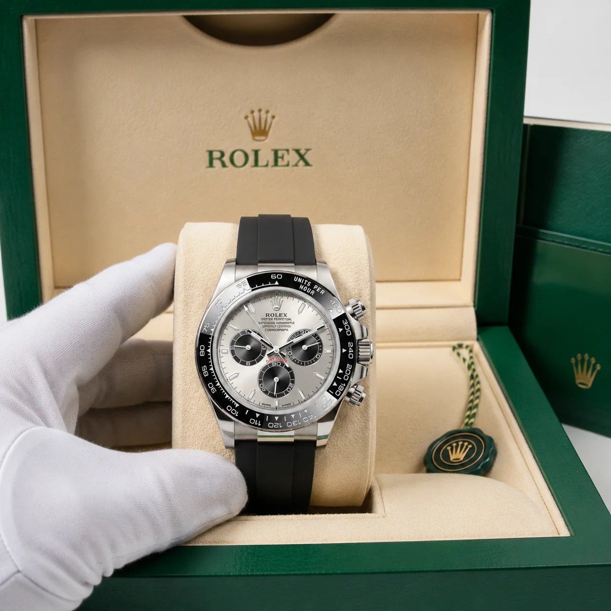 Rolex Cosmograph Daytona m126519LN-0006 40mm Cal.4131 / Cerachrom 18K White Gold AI 头图 5 - 包装盒 [ai-shot:box-shot]