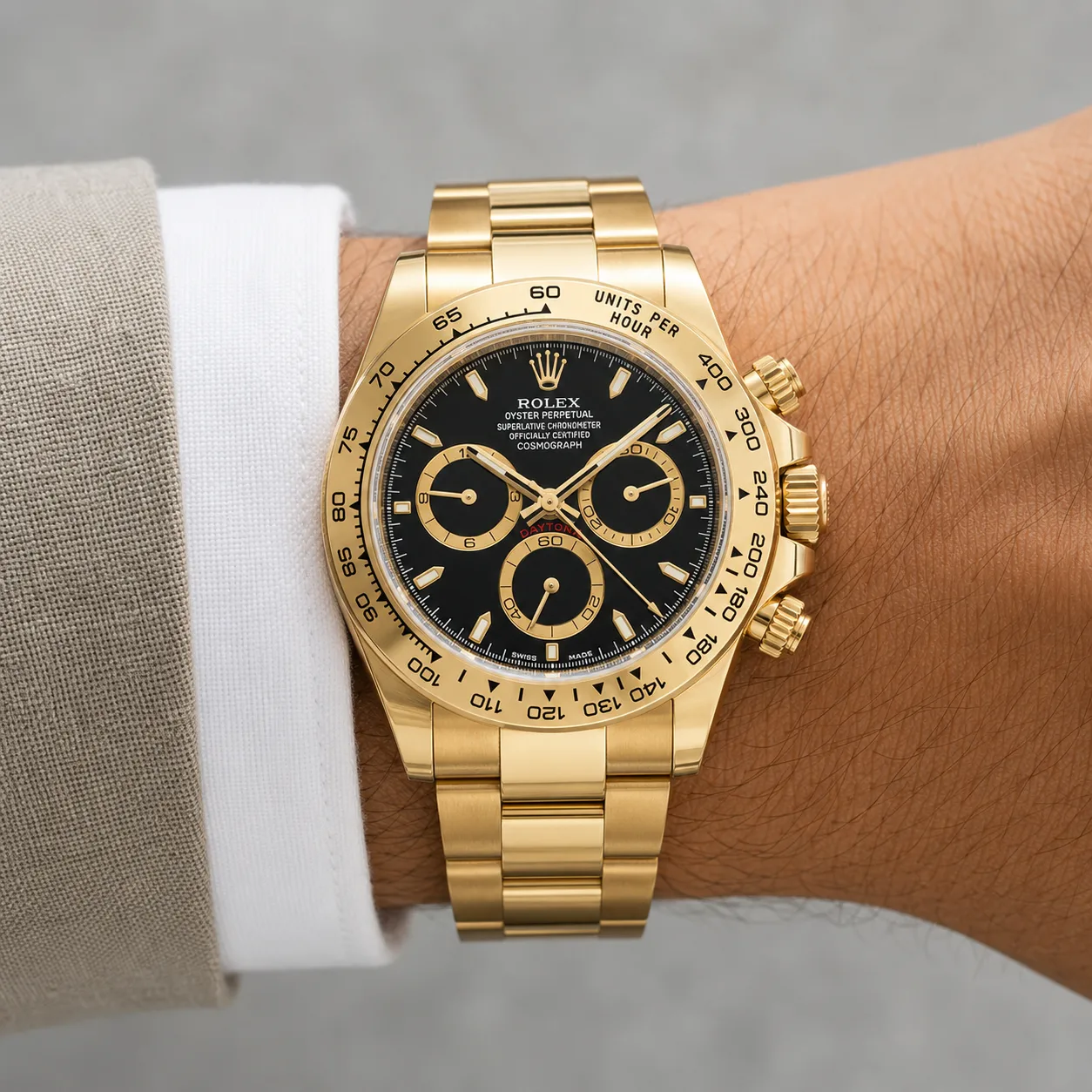 Rolex Cosmograph Daytona m126508-0004 40mm Cal.4131 / 18K 18K Yellow Gold AI 头图 4 - 佩戴图 [ai-shot:wrist-shot]